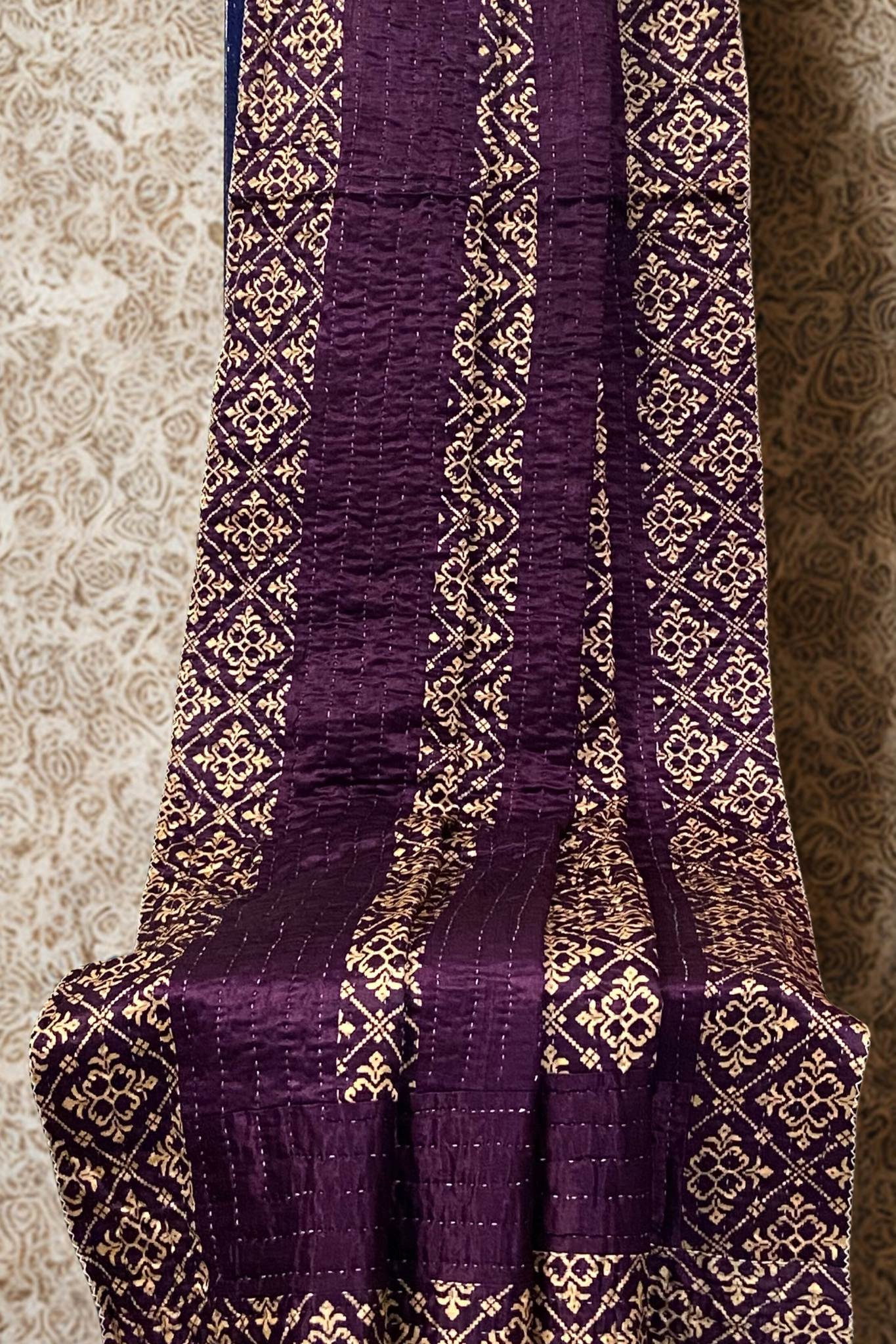 handcrafted reversible mashroo double quilt with filler - Royal Amethyst