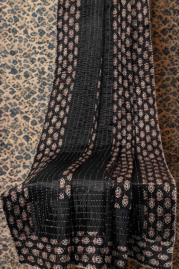 handcrafted reversible mashroo double quilt with filler - Noir Gleam