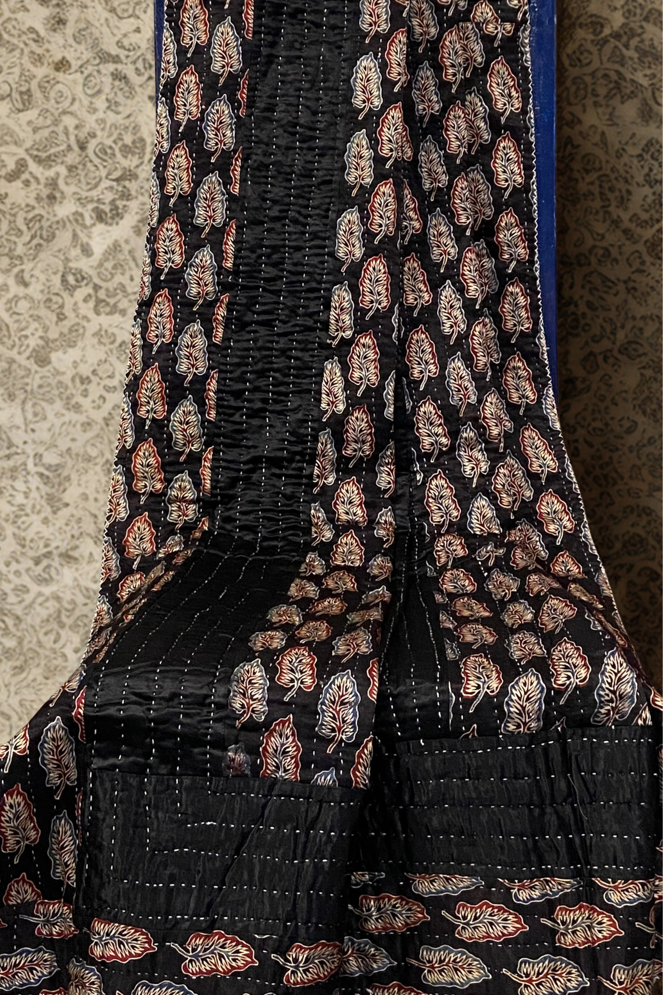 handcrafted reversible mashroo double quilt with filler - kohl & lotus leaf