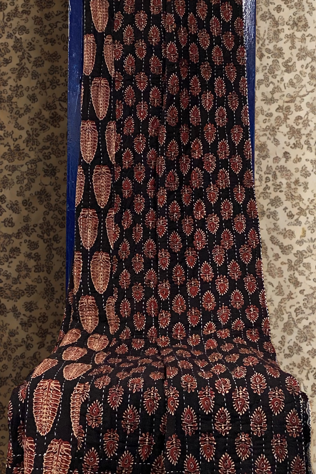 handcrafted reversible mashroo double quilt with filler - kohl & lotus leaf