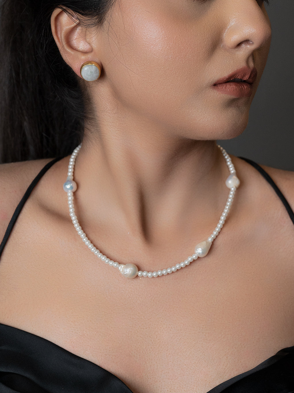 jewelry - berserk - Asymmetrical Pearl String Necklace