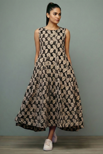 Black_Leafplay_Long_Sleeveless_Dress