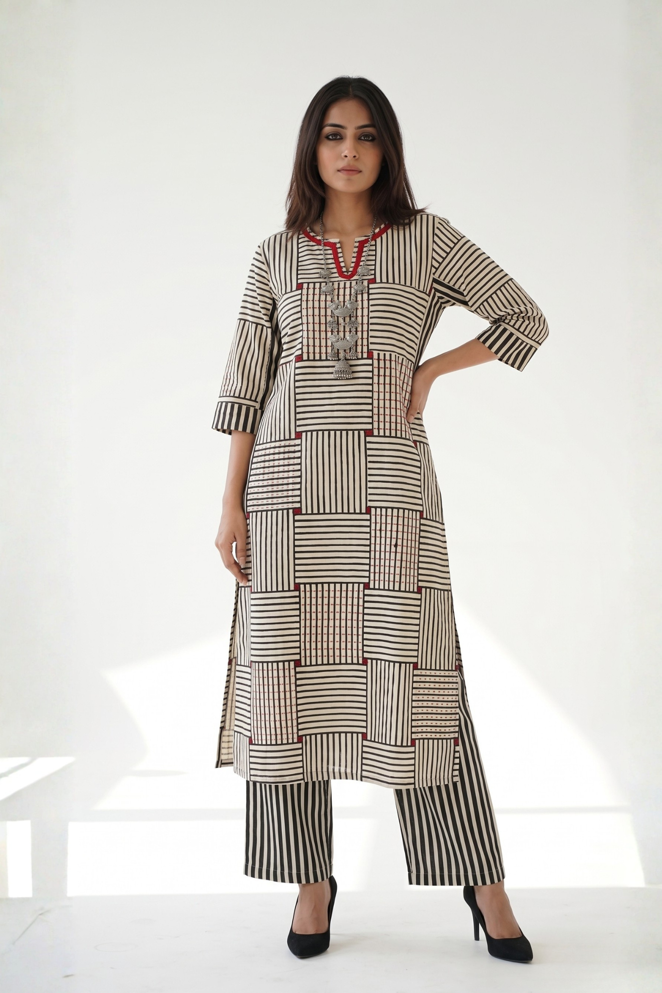 Black_Square_Grid_Cotton_Long_Kurta_With_Side_Twist