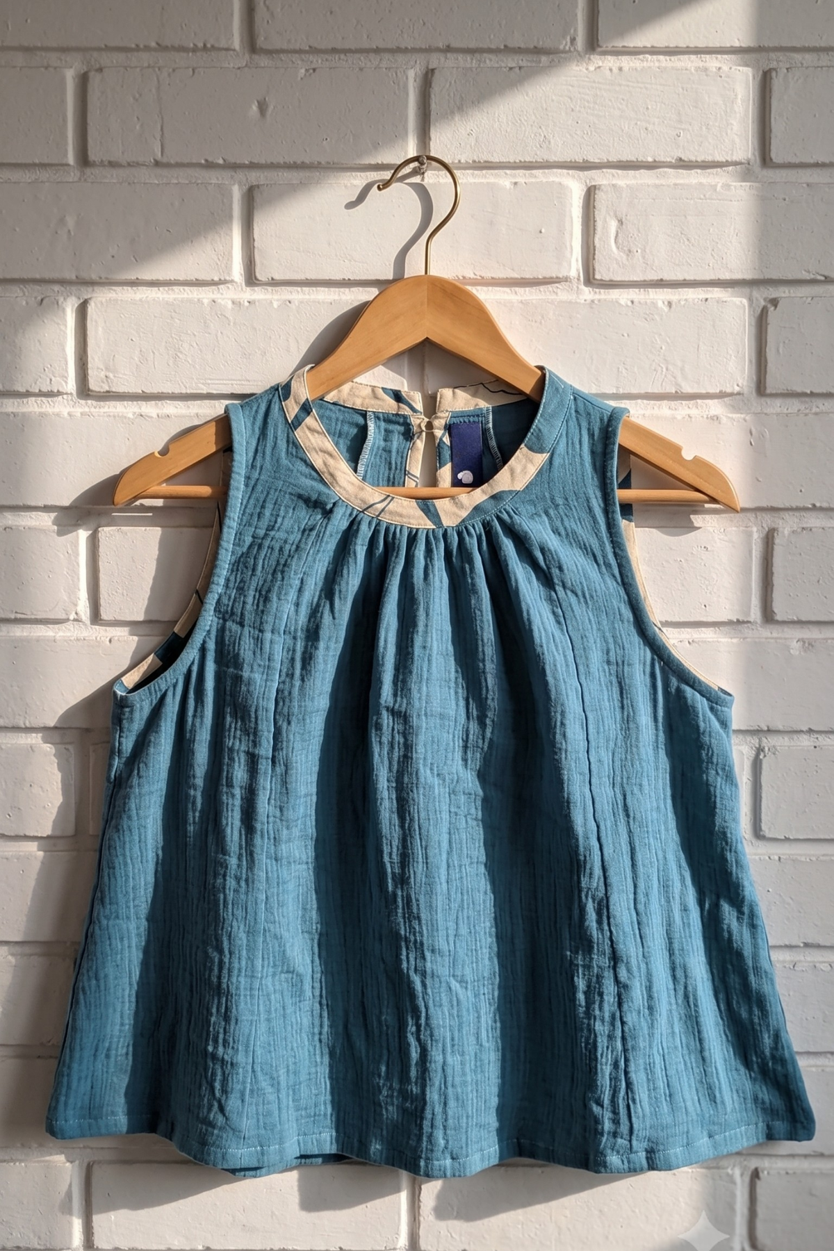 Crew_Neck_Short_Sleeveless__Top_-_Crinkled_Teal_Cotton__only_Top