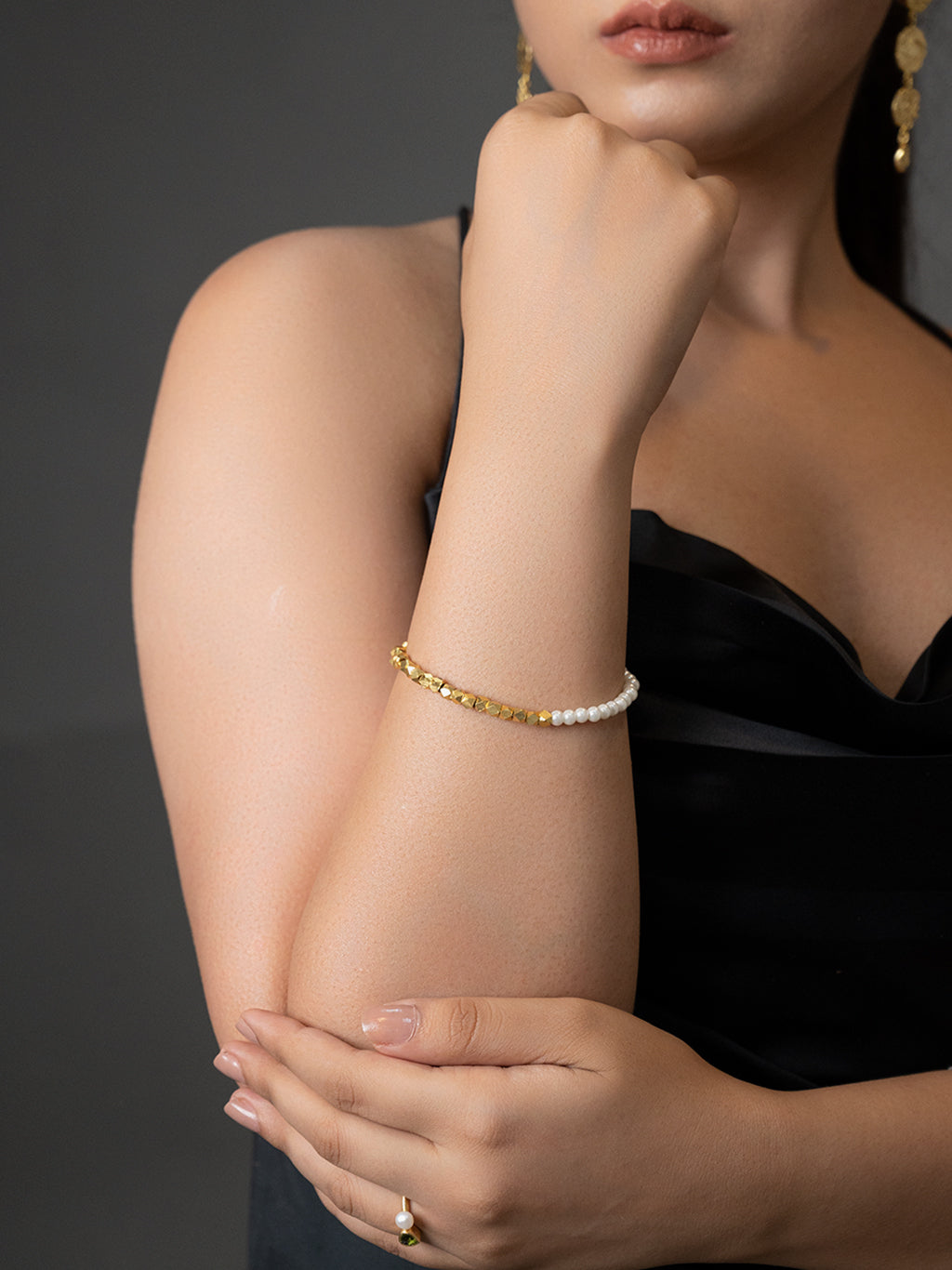 jewelry - berserk - Classic Pearl Bracelet