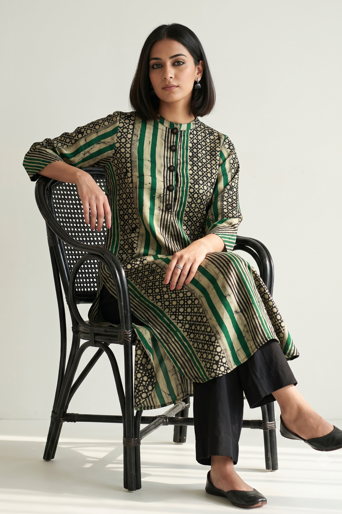 Dark_Botanical_Batik_Geometric_Stand_Collar_Kurta_with_Round_Hemline