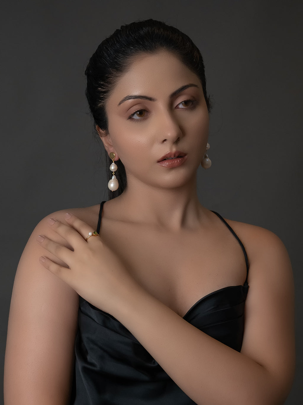 jewelry - berserk - Classic Pearl Danglers