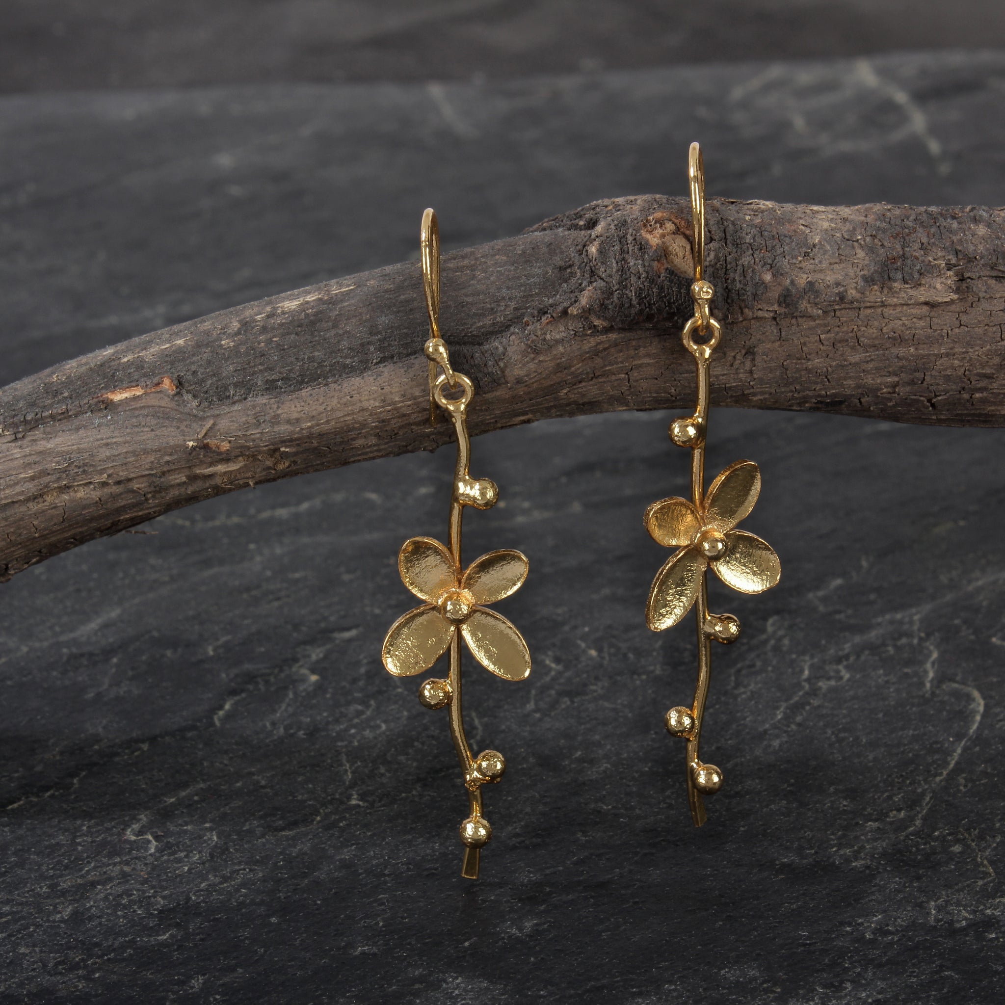 jewelry - berserk - gold plated floral vine loops