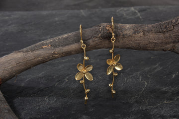 jewelry - berserk - gold plated floral vine loops