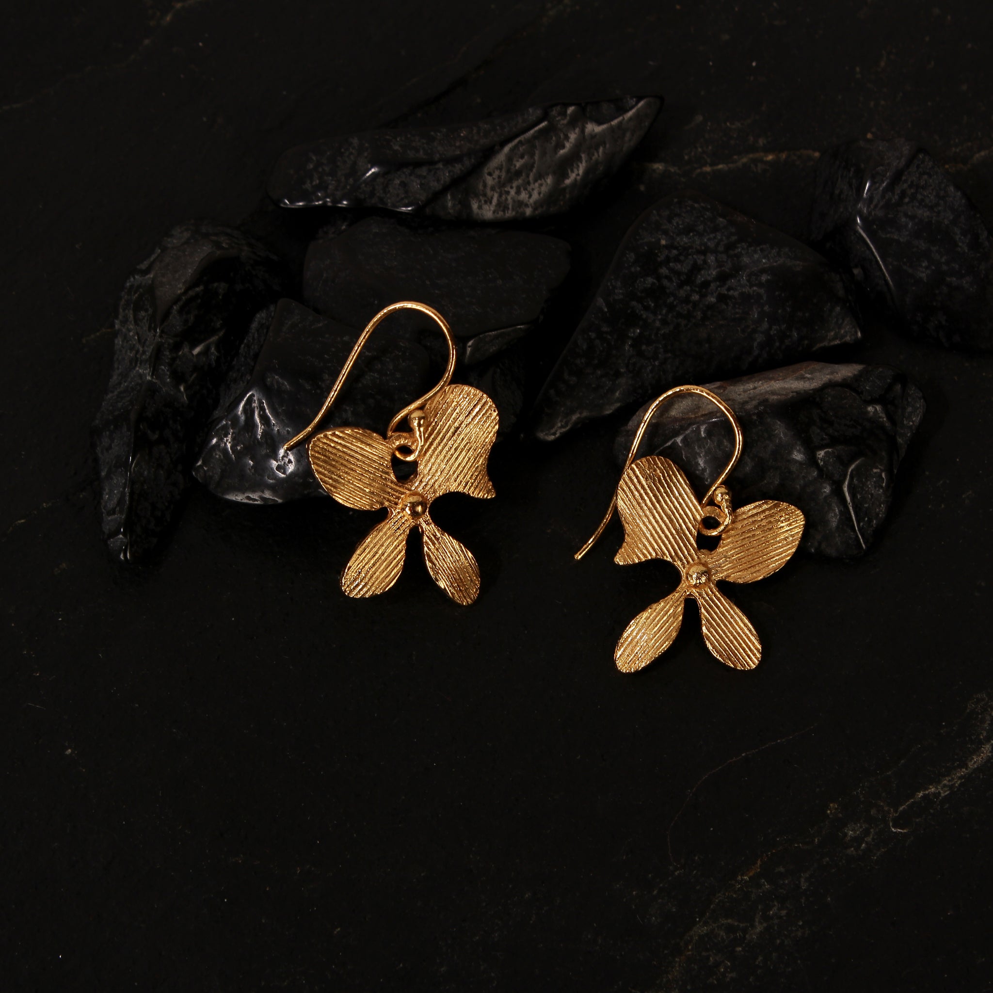 jewelry - berserk - gold plated asymmetric floral loops
