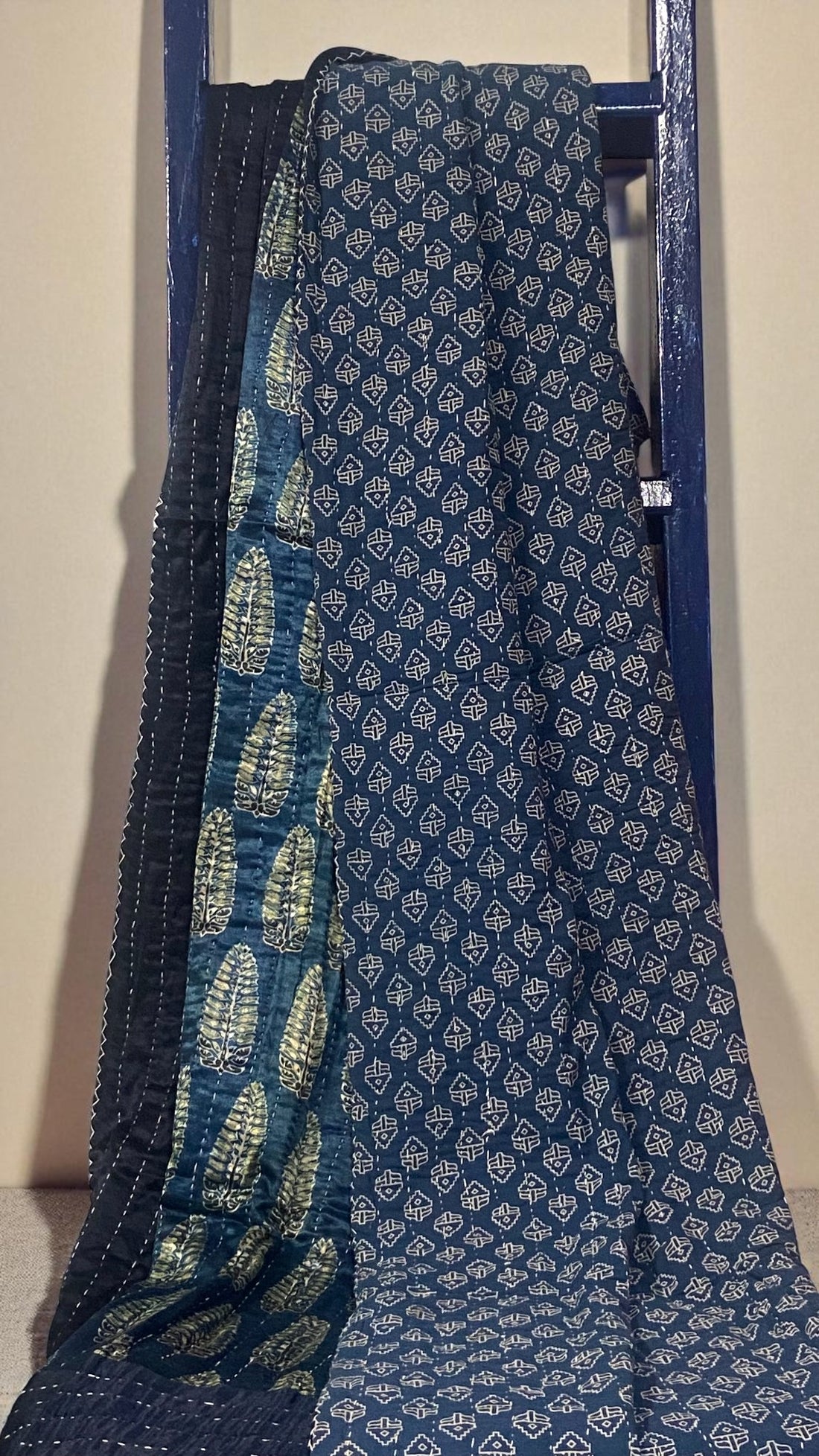 handcrafted mashroo single quilt with filler - indigo & asopalav