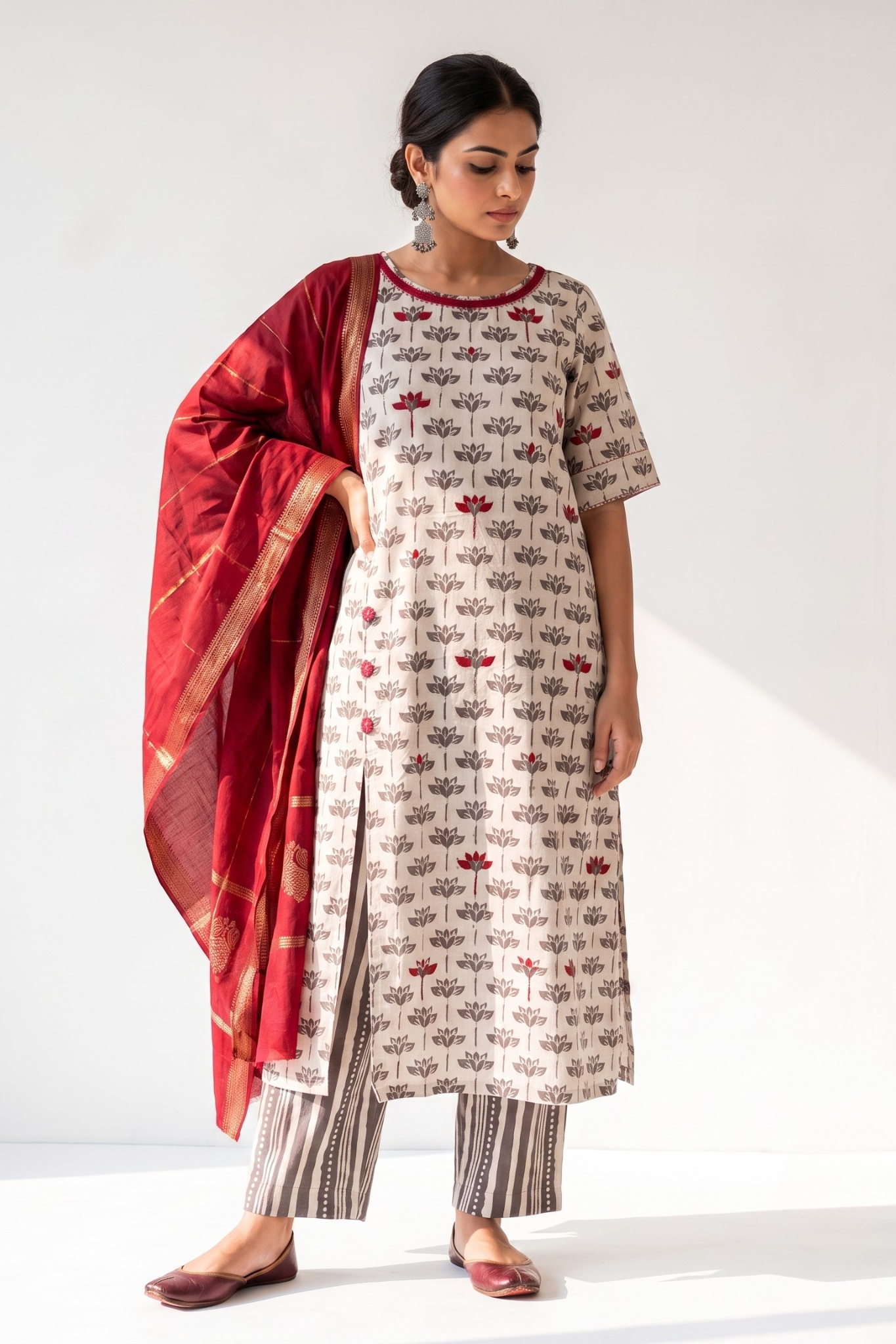 Kashish_Grey_Petal_Bloom_Side_button_Front_Slit_Kurta