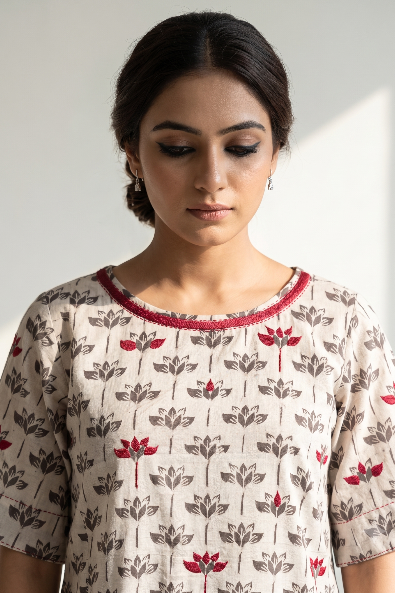 Kashish_Grey_Petal_Bloom_Side_button_Front_Slit_Kurta