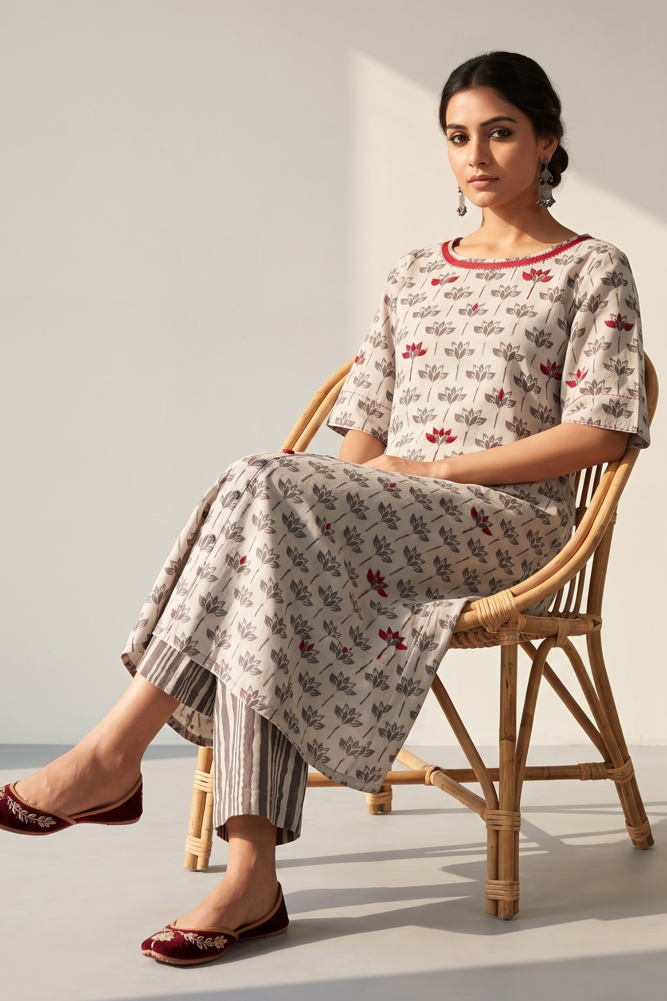 Kashish_Grey_Petal_Bloom_Side_button_Front_Slit_Kurta