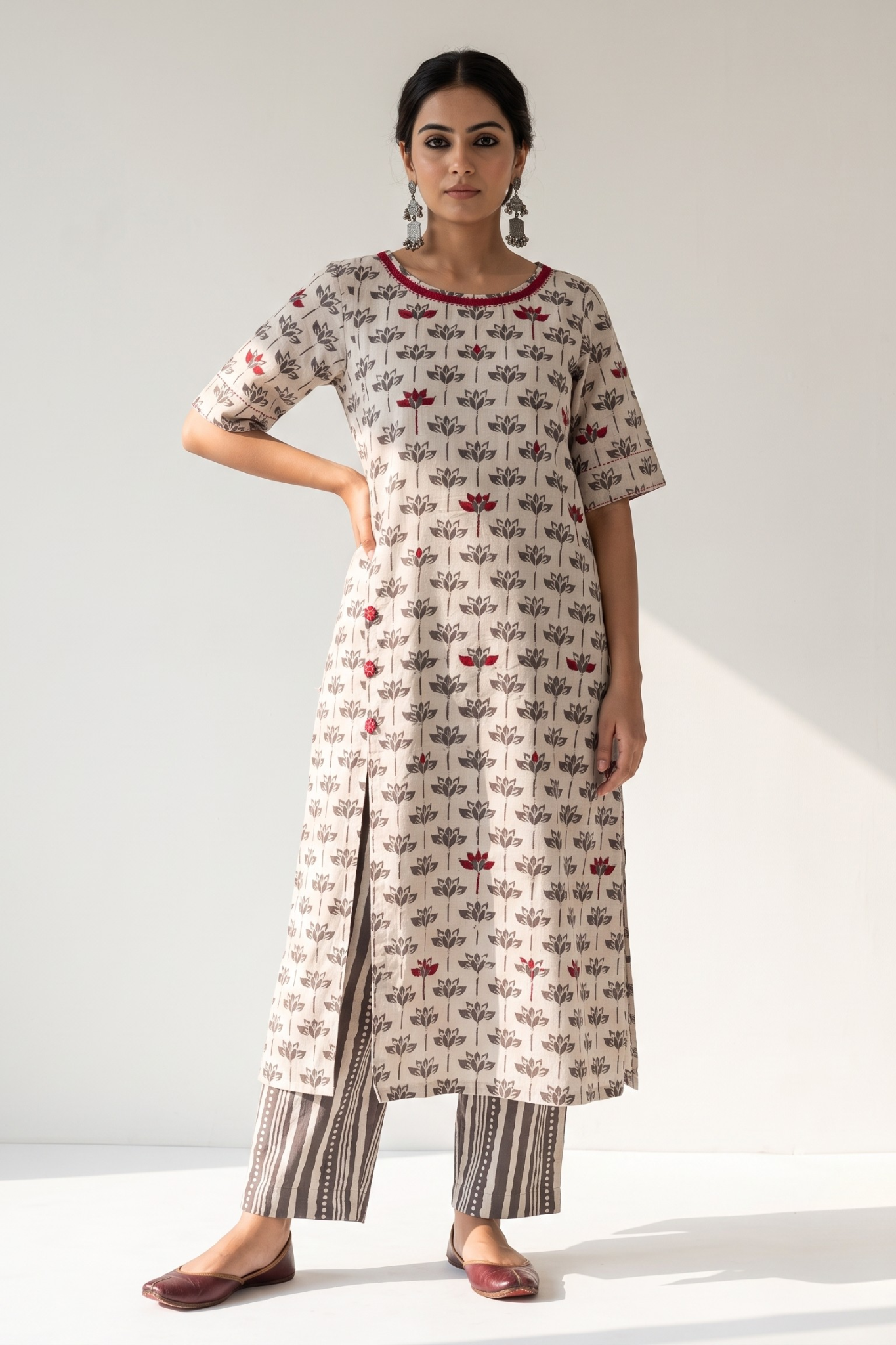 Kashish_Grey_Petal_Bloom_Side_button_Front_Slit_Kurta