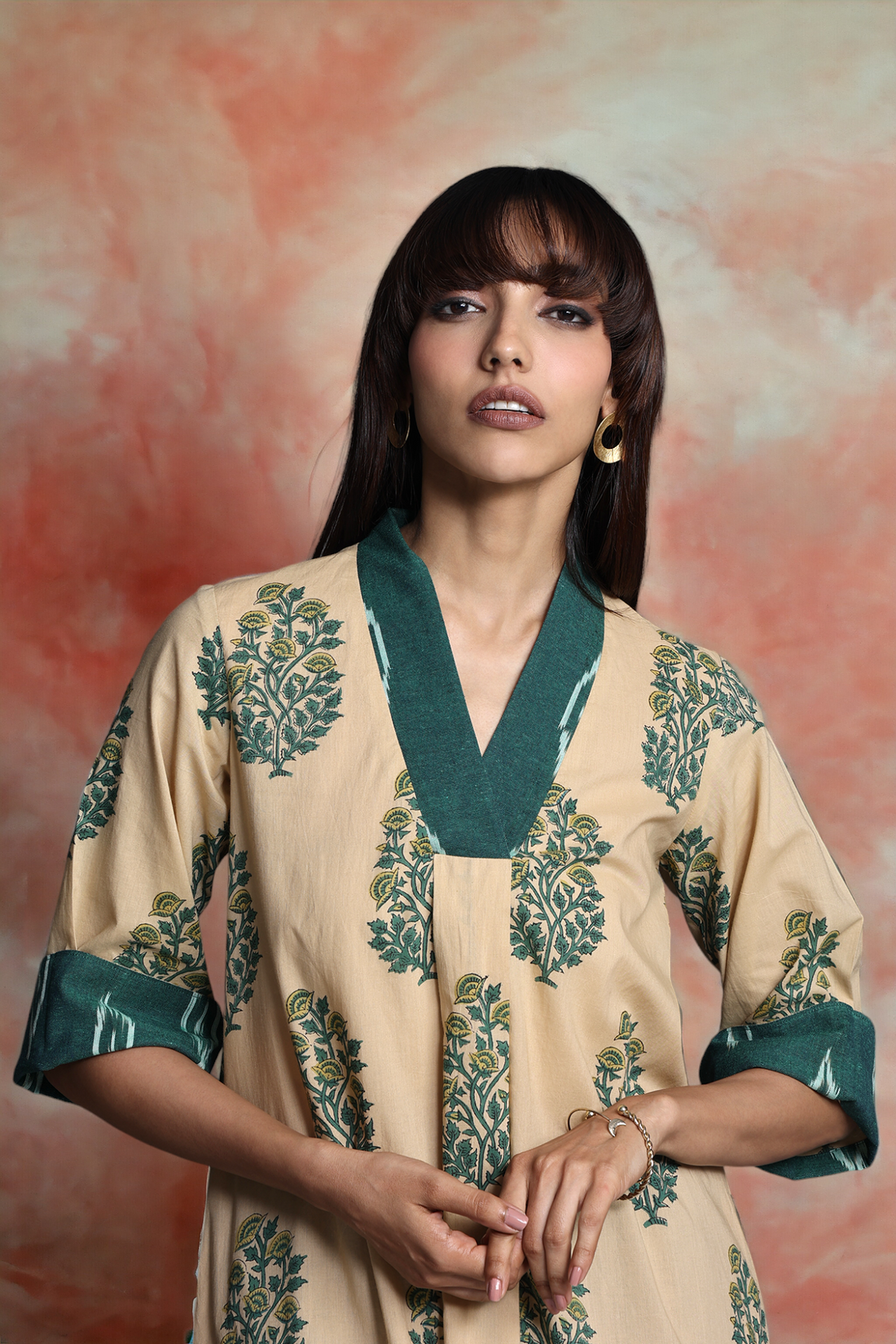 v-neck kurta with side slit - verdant beige & mughal greenspaces