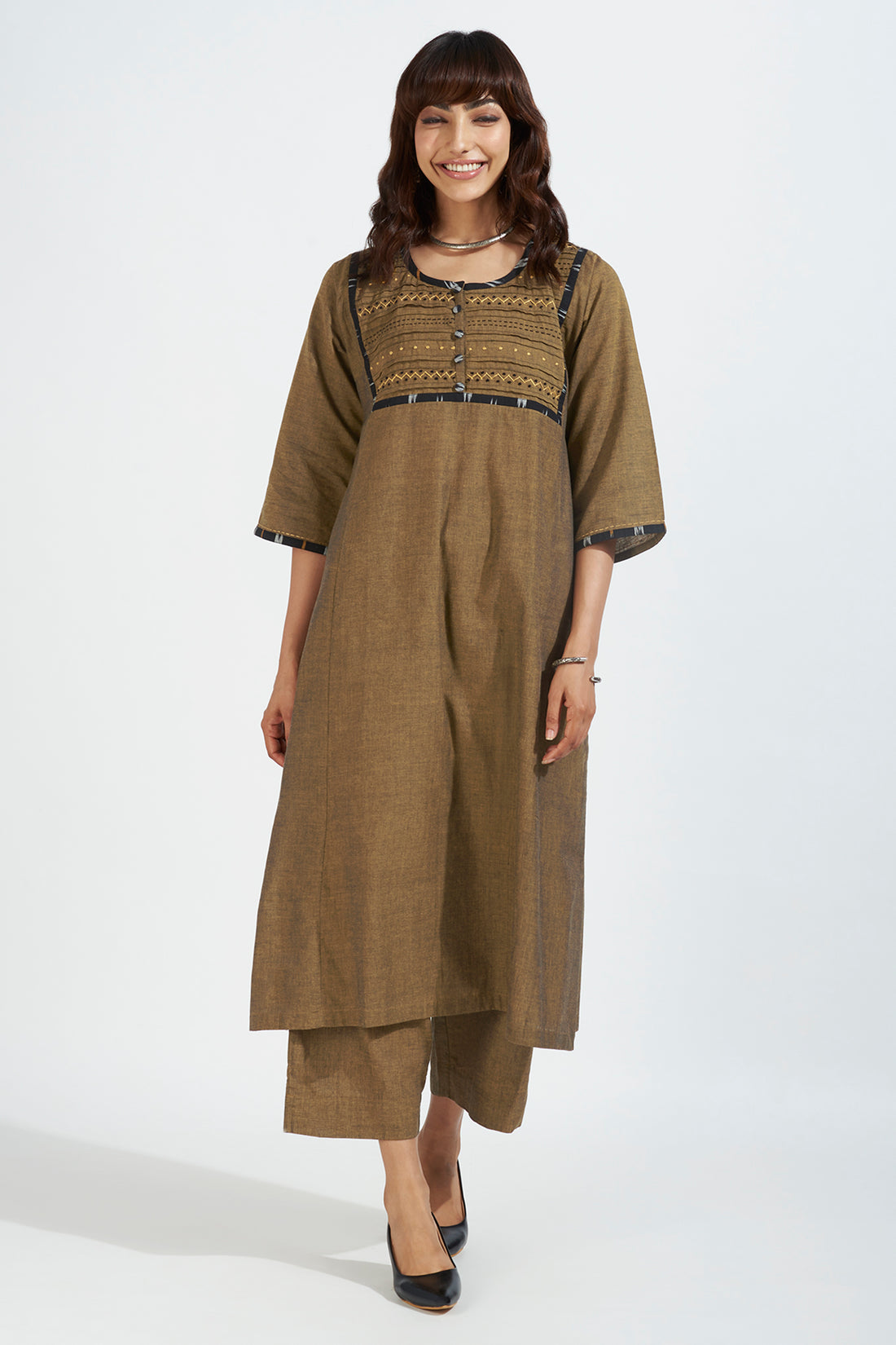pintuck yoke kalidar slit kurta - gilded ochre & noir charm