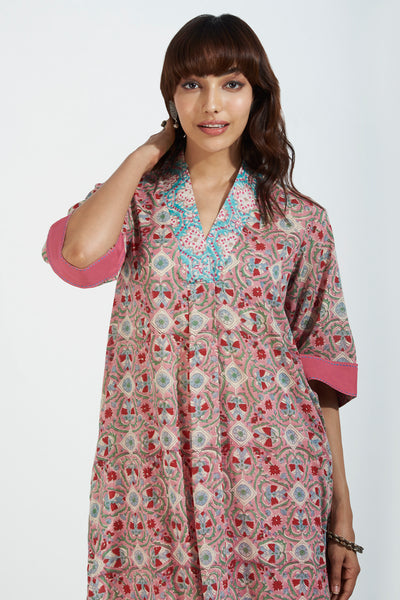 v-neck kurta with side slit - pink whispers & retro splendor