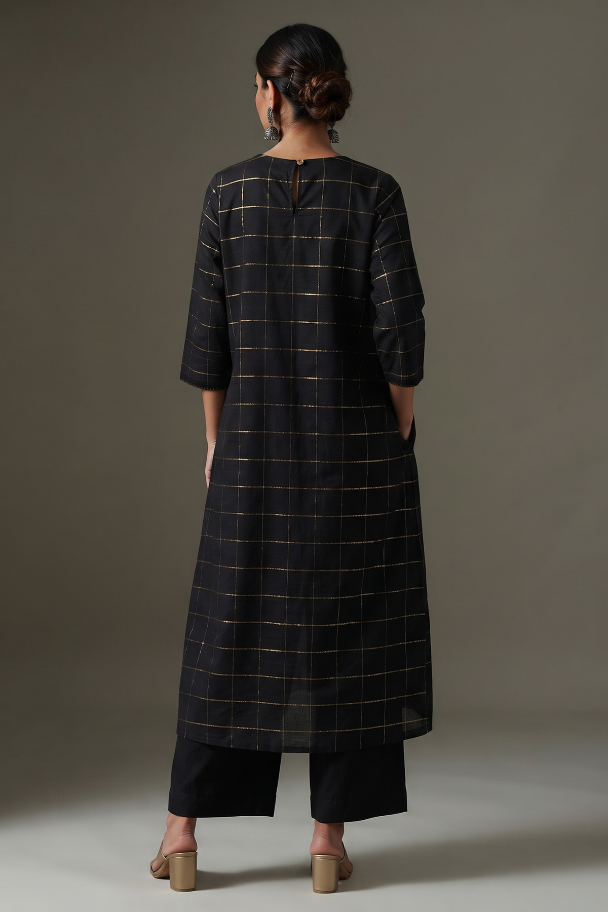 Midnight_Metallic_Grid_Cotton_Kurta_With_Pintuck