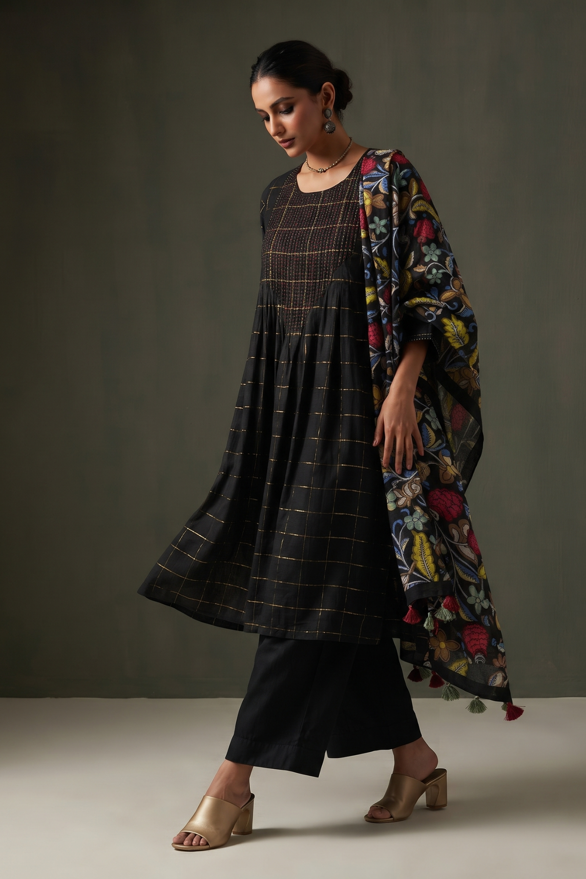 Midnight_Metallic_Grid_Cotton_Kurta_With_Pintuck