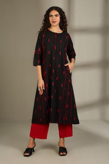Kalidar Choga Kurta In Black Red Hukum Buti And Potli And Pockets by Maati Crafts
