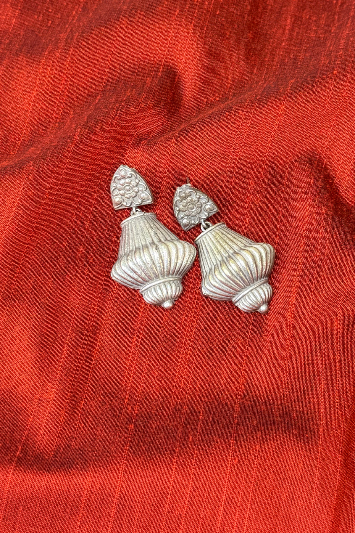 Ribbed Lantern Oxidised Earrings
