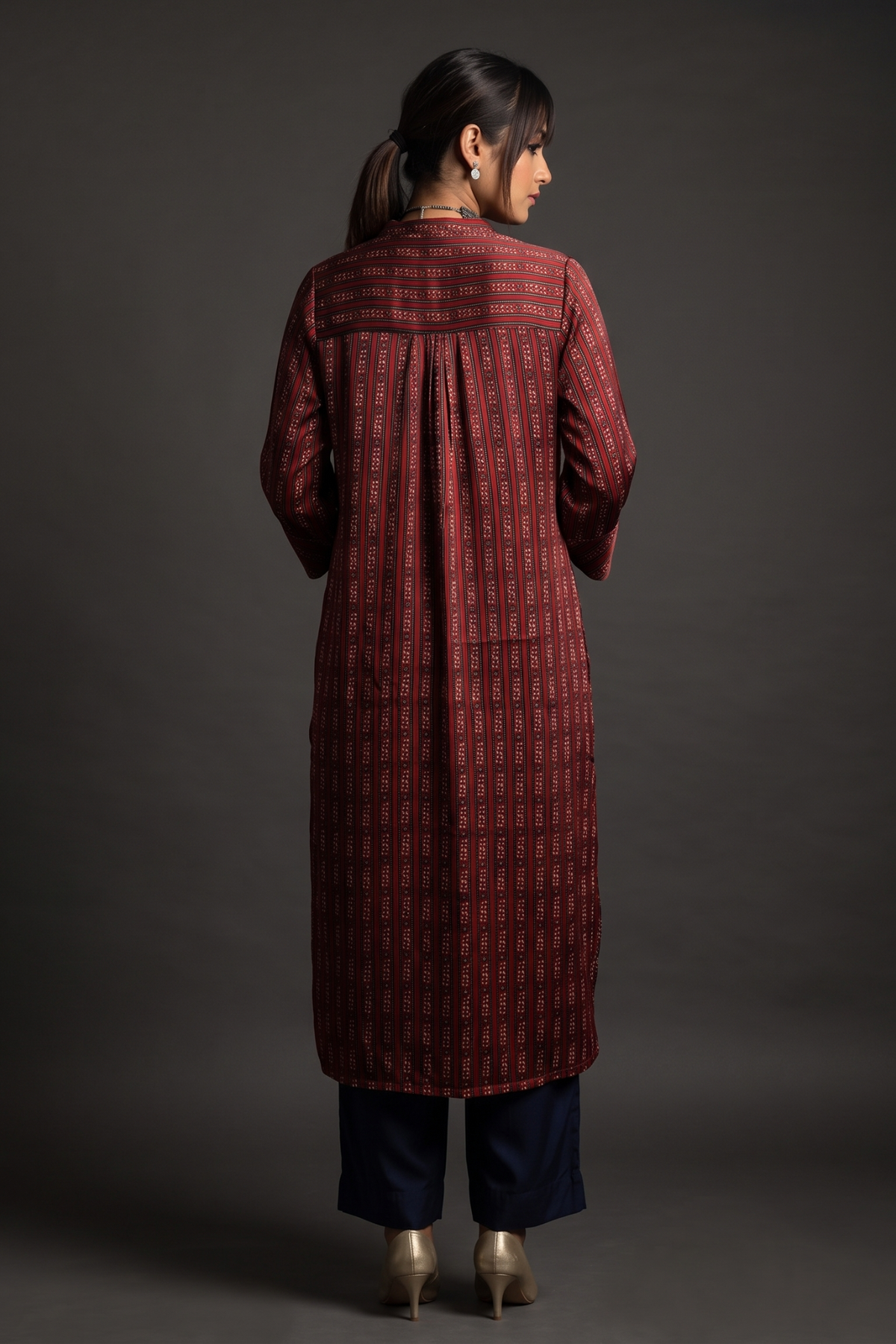 Ruby__Indigo_Floret_Stand_Collar_Kurta_with_Round_Hemline_In_Modal