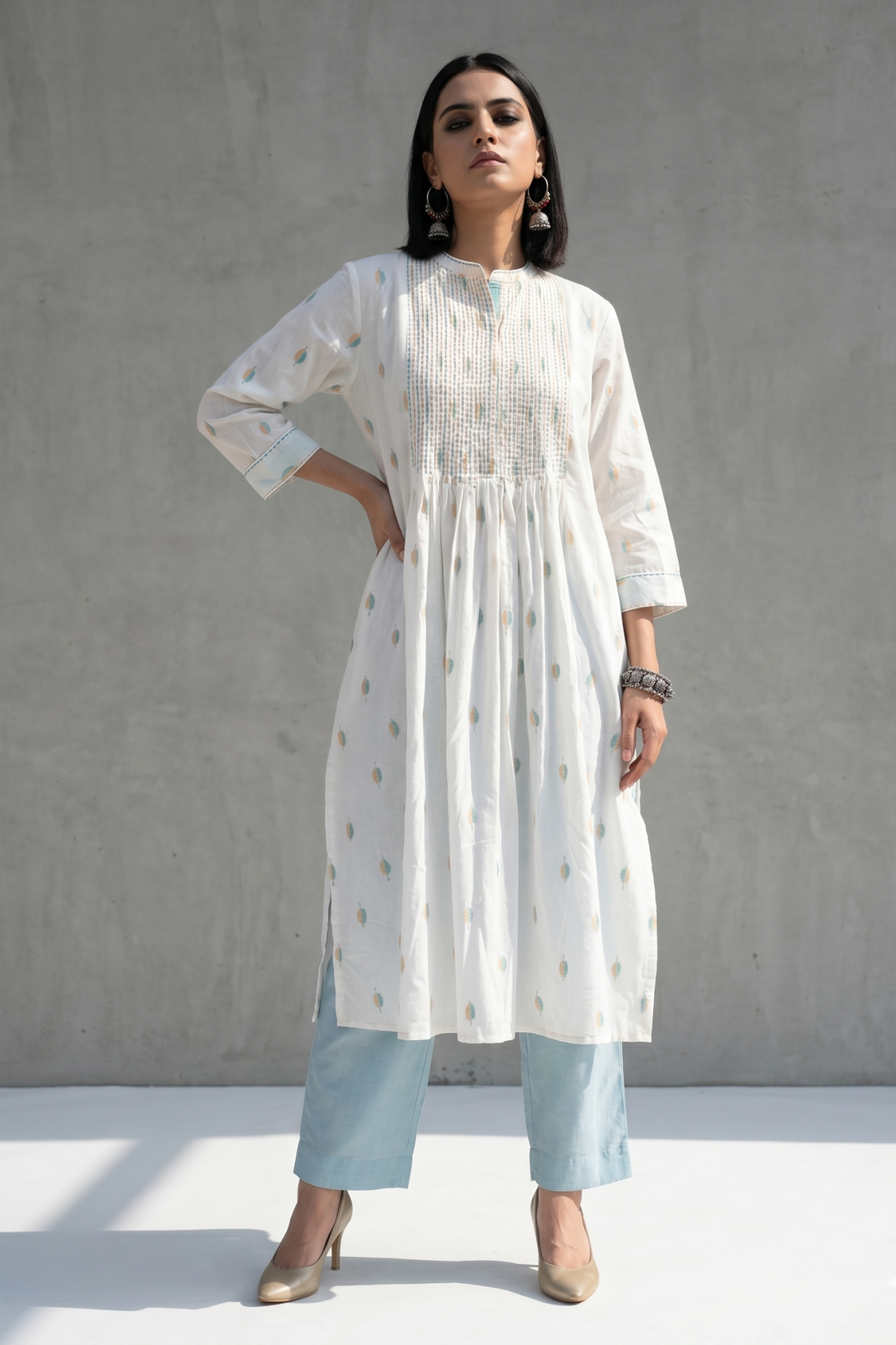White Collar puntuck Kurta with blue yellow motifs