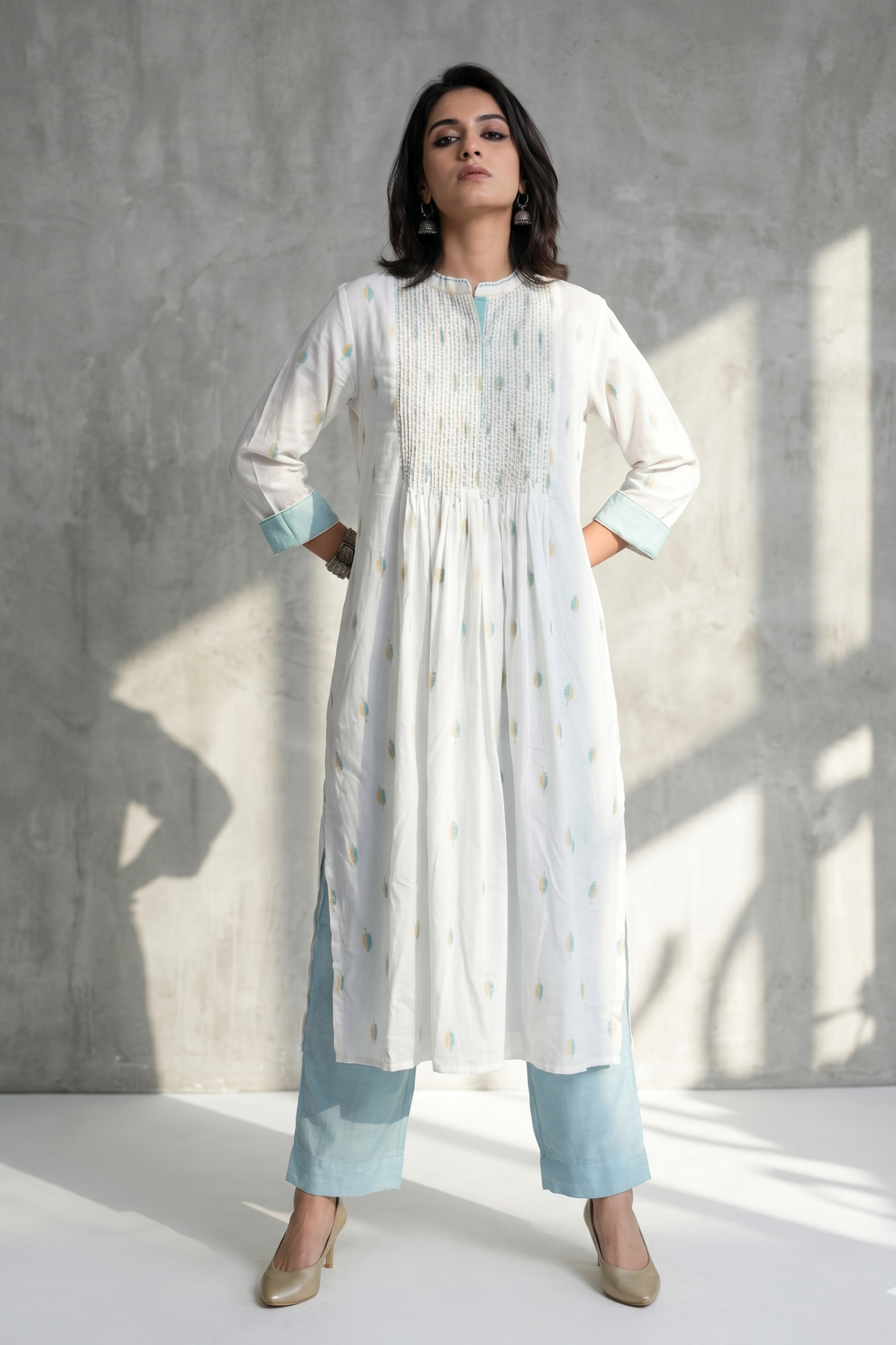 White Collar puntuck Kurta with blue yellow motifs