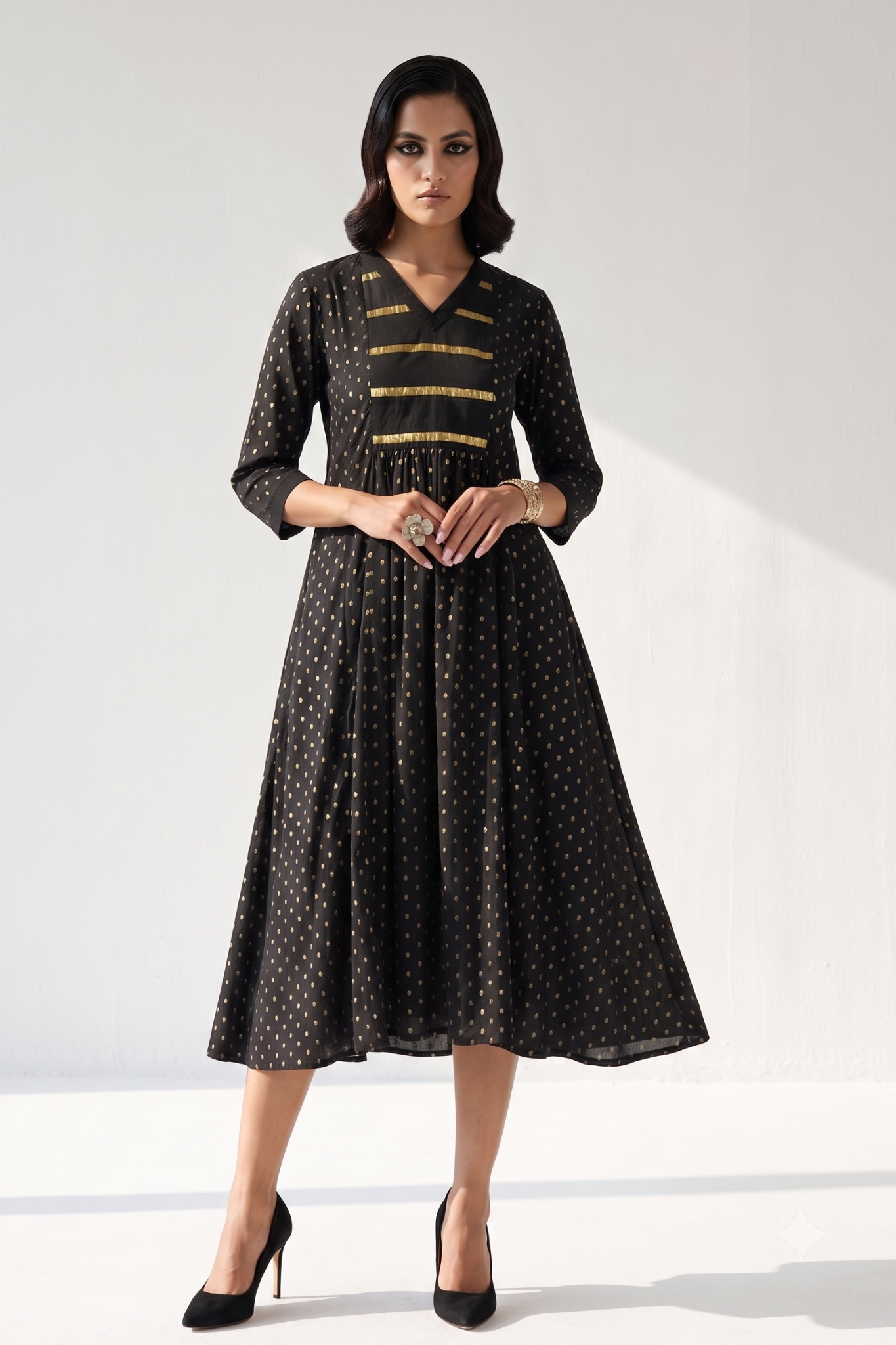 Twilight_Gold_Cotton_V-Neck_Anarkali