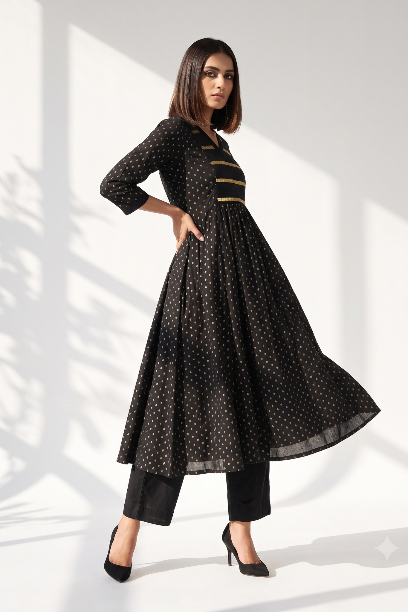 Twilight_Gold_Cotton_V-Neck_Anarkali