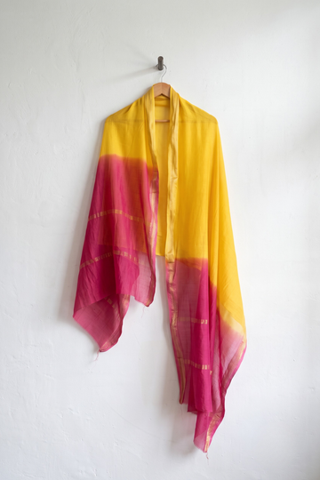 handwoven_maheshwari_dupatta_-_Twin_shade_Yellow_and_Rose_Pink