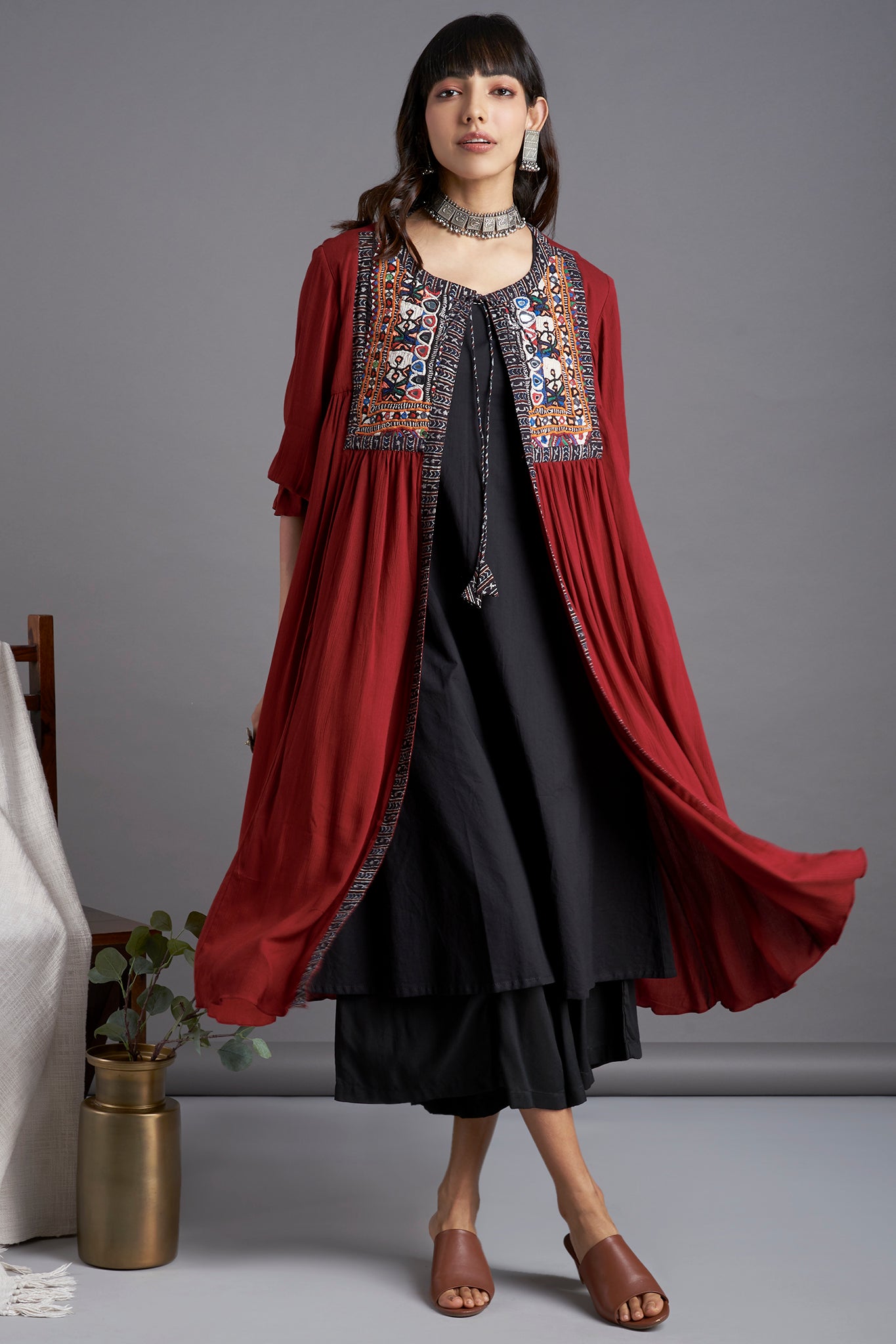 Vintage Yoke Kutchi Jacket in Maroon Crush cotton by Maati Crafts