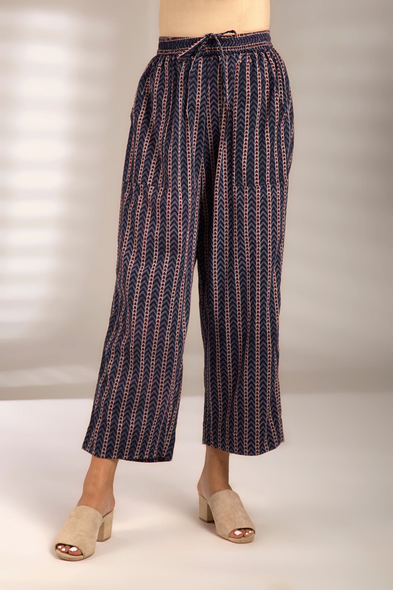 comfort fit cotton printed pants - indigo red zigzag