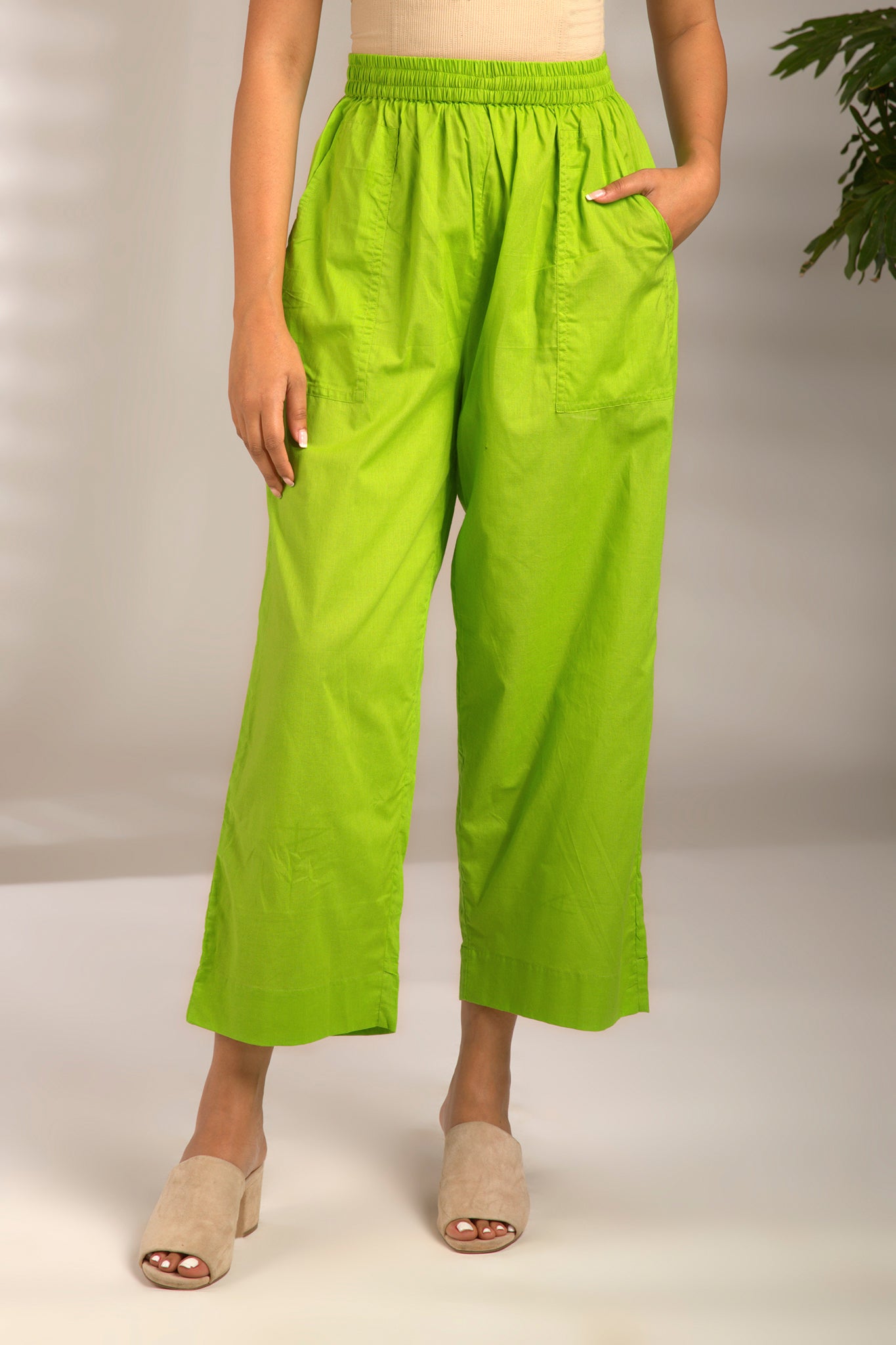 Comfort fit cotton pants - leaf green
