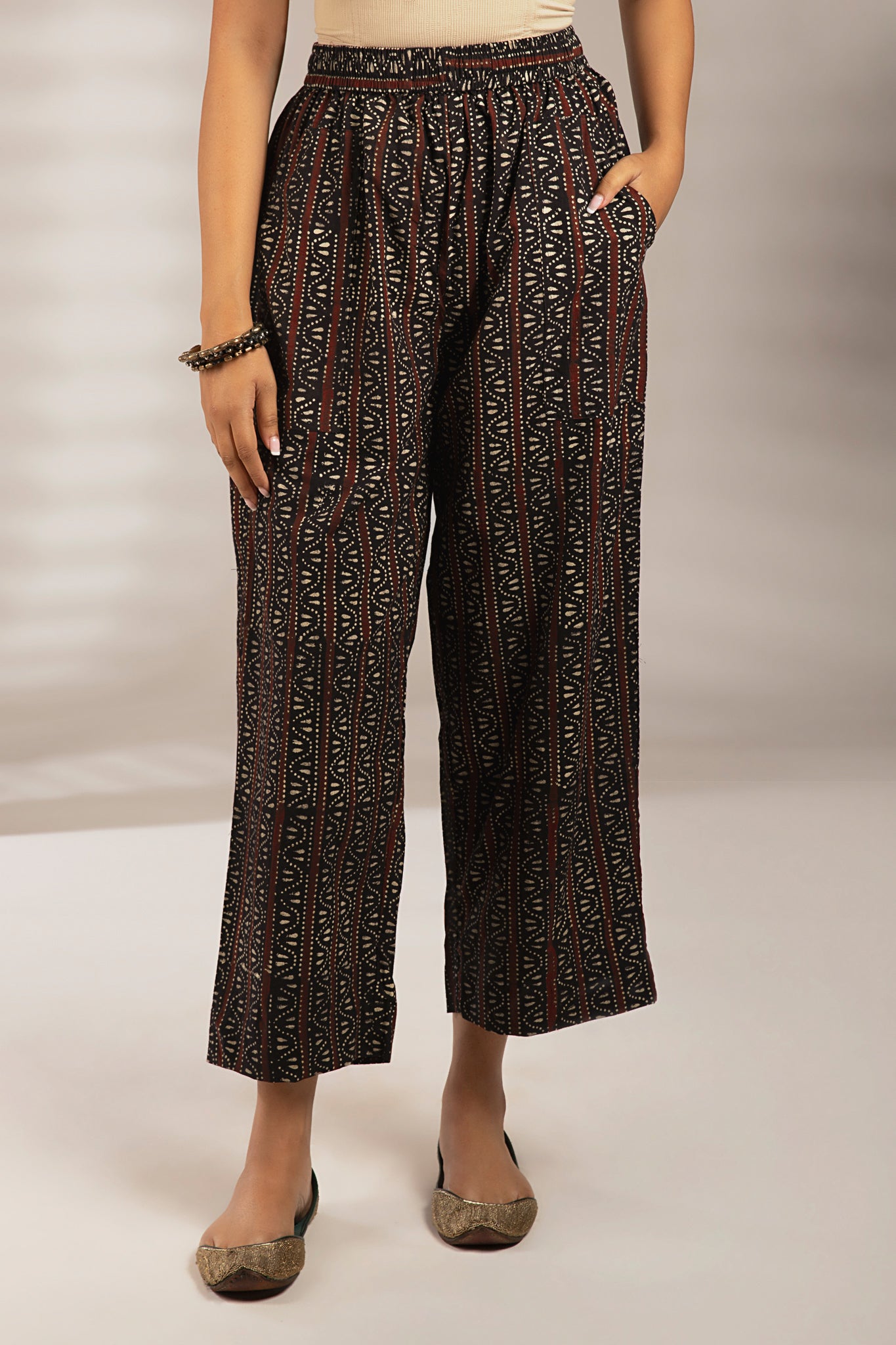comfort fit cotton printed pants - black red ajrakh butti