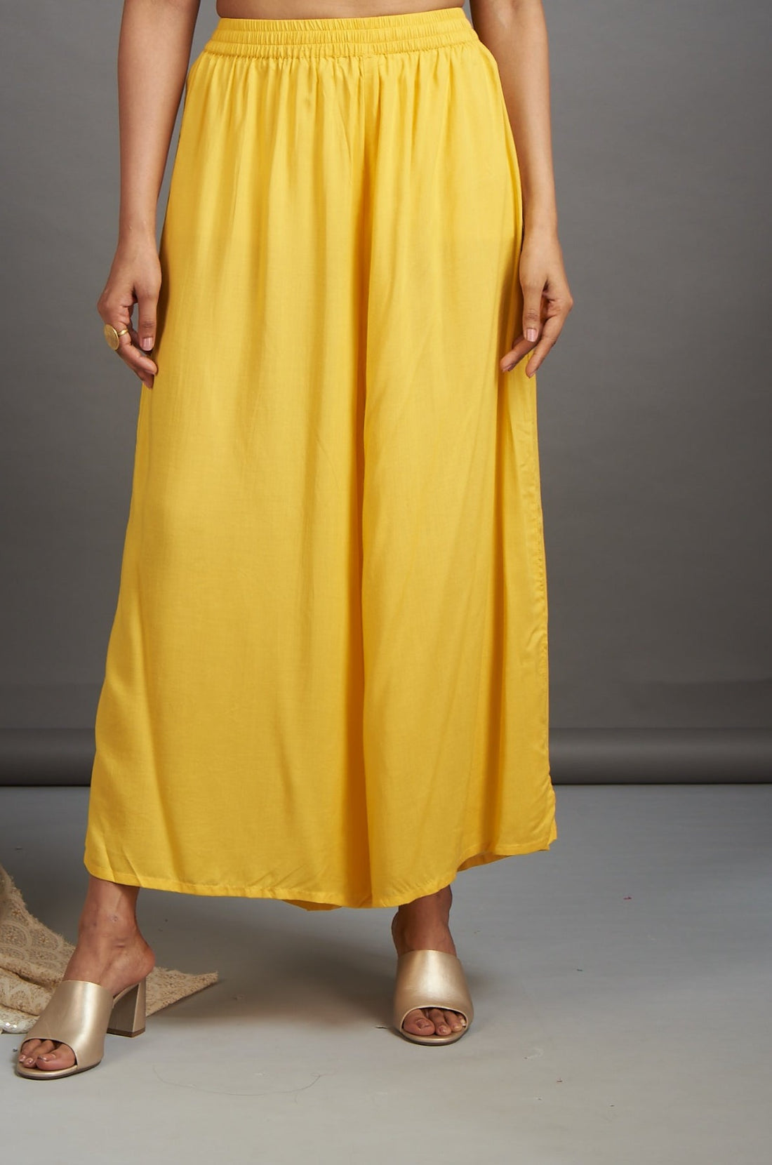 farshi - wide legged pants in modal - canary yellow