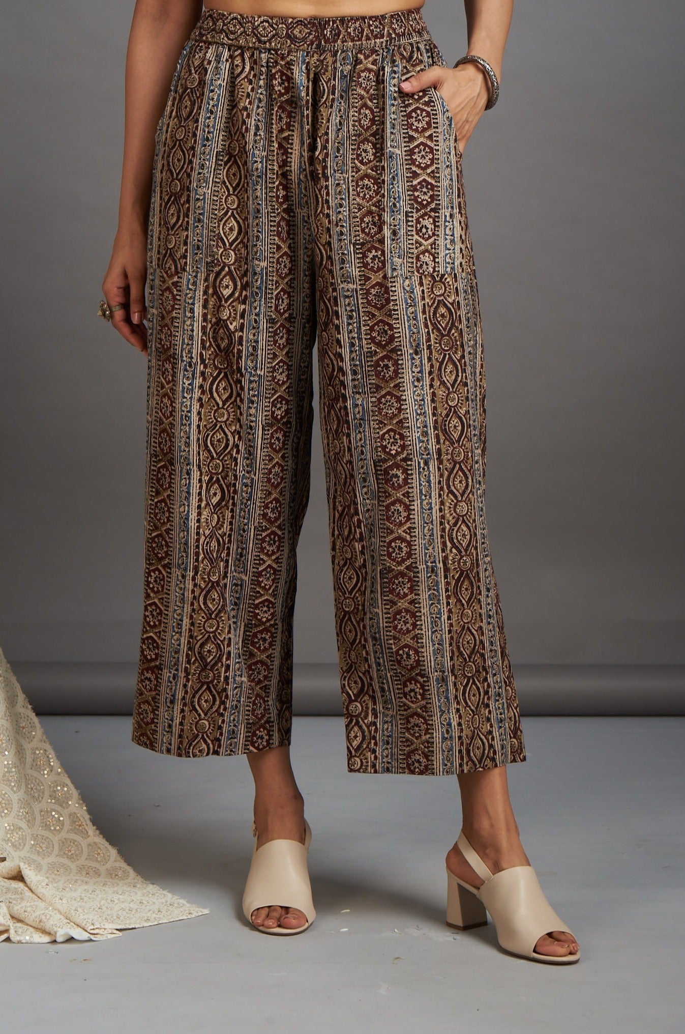 comfort fit cotton printed pants - brown kalamkari lines