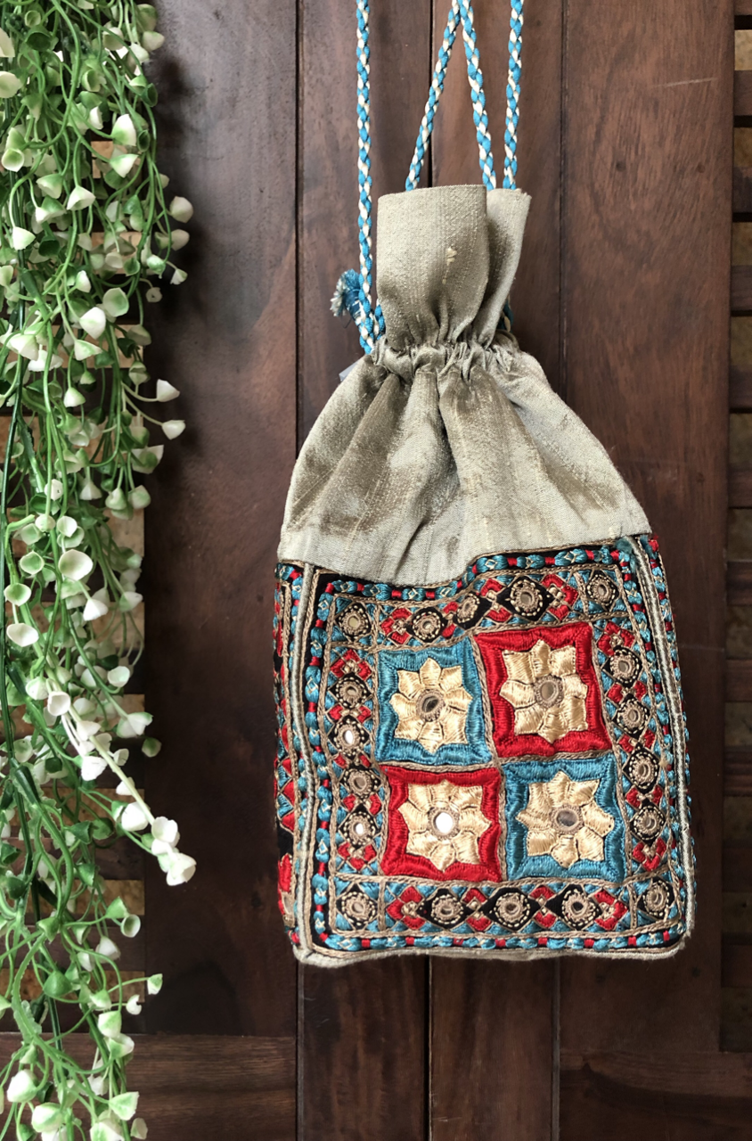 kutchi potli neran silk - silver & multi mirror